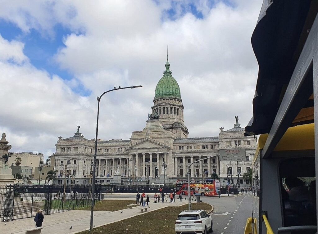 한국과 너무 닮은 '이 나라', 경제 위기 돌파하려 꺼낸 ‘한 수’… 뭐길래 5 경제