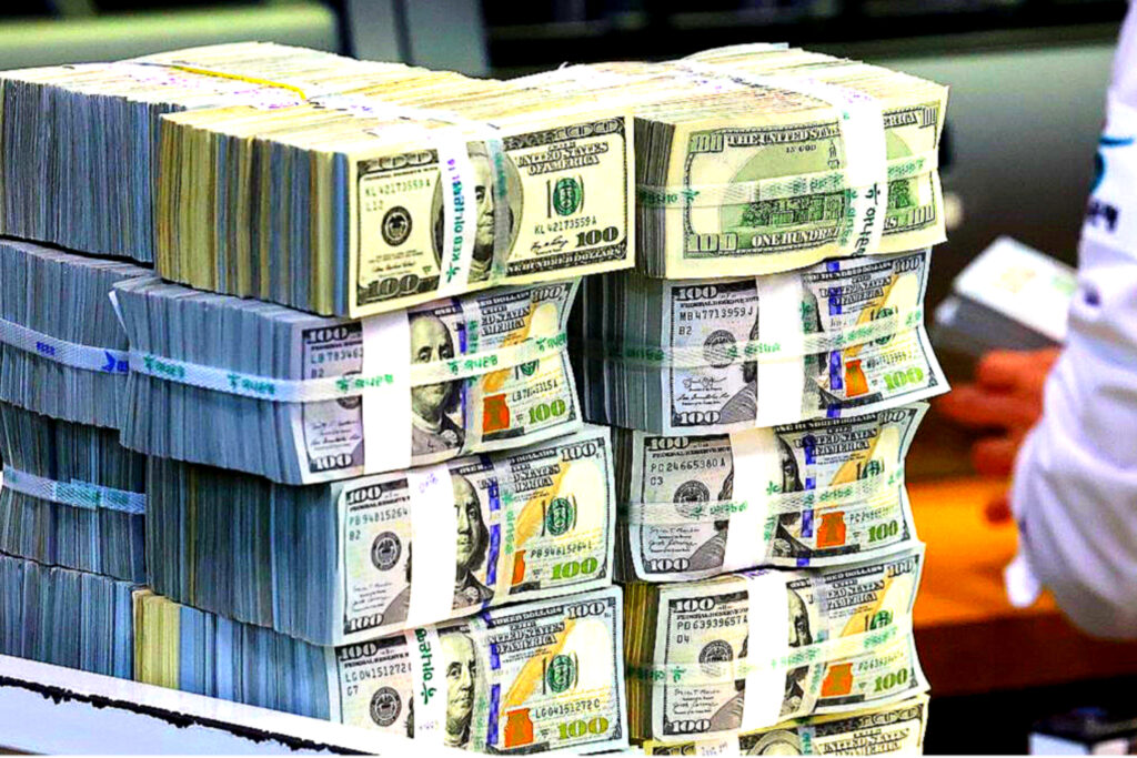 '빚만 46경' 전 세계가 '발칵'…비트코인 오르는 이유가? 1 비트코인