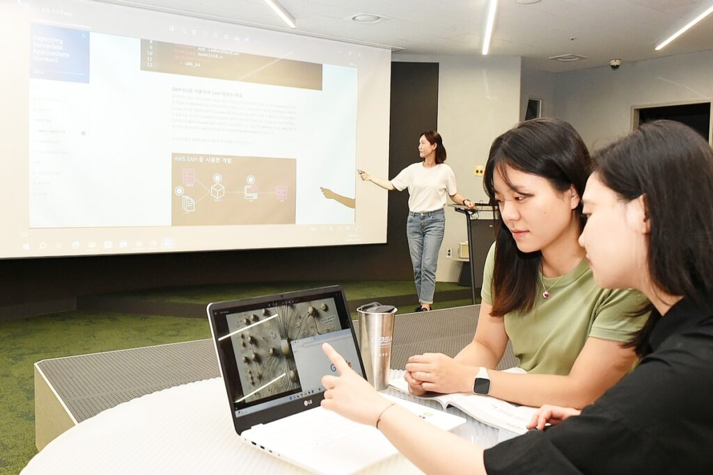 억 소리 나는 차이에 특급 인재 "우르르 빠져나간다" 2 ai