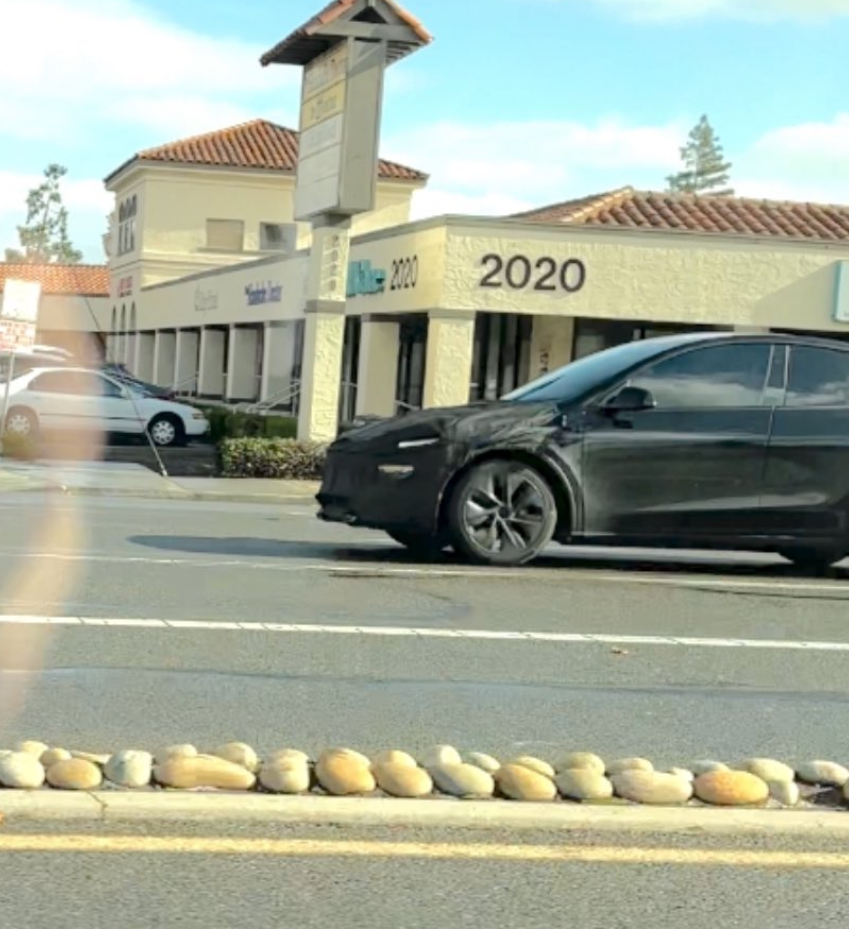 테슬라 모델 Y 주니퍼 6인승 중국 생산