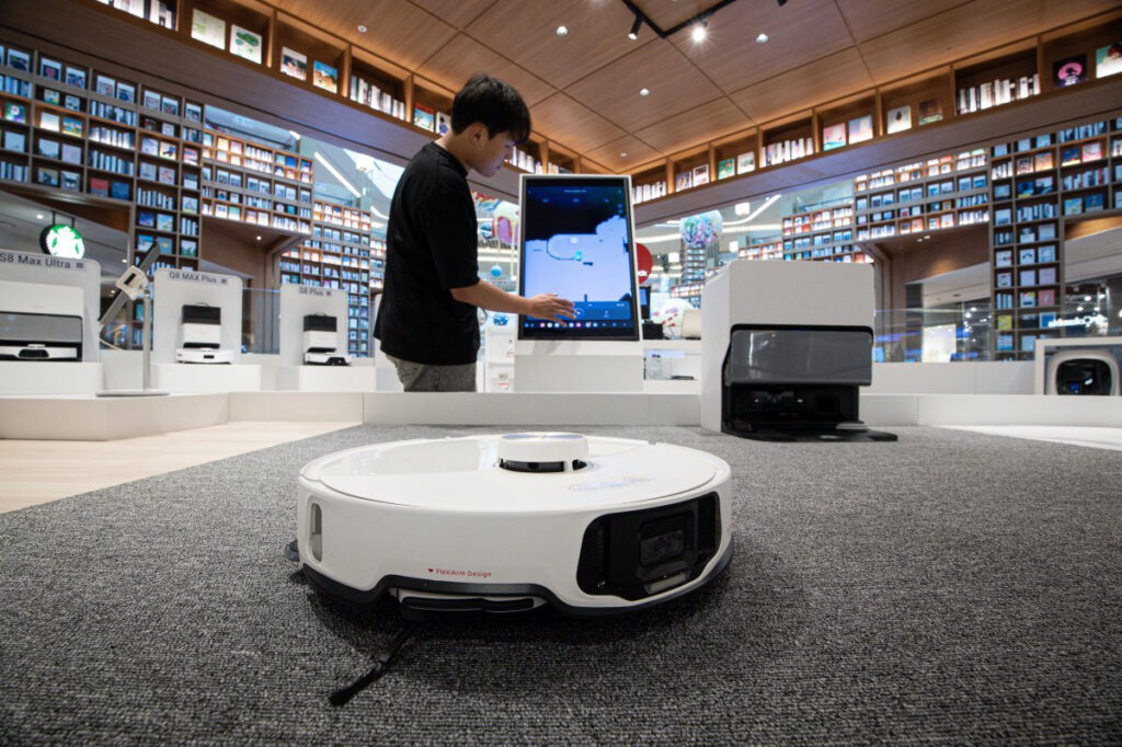 안방 위협하자 "이대론 안 된다" 반격 나선 삼성·LG의 '승부수' 2 삼성