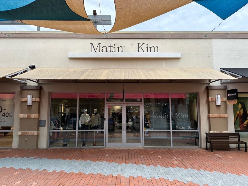 "한국산 주세요"...이제는 필수코스, 외국인 관광객 '이곳'으로 몰렸다 3 패션