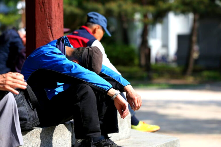 노인소득 중 연금 비율 저조