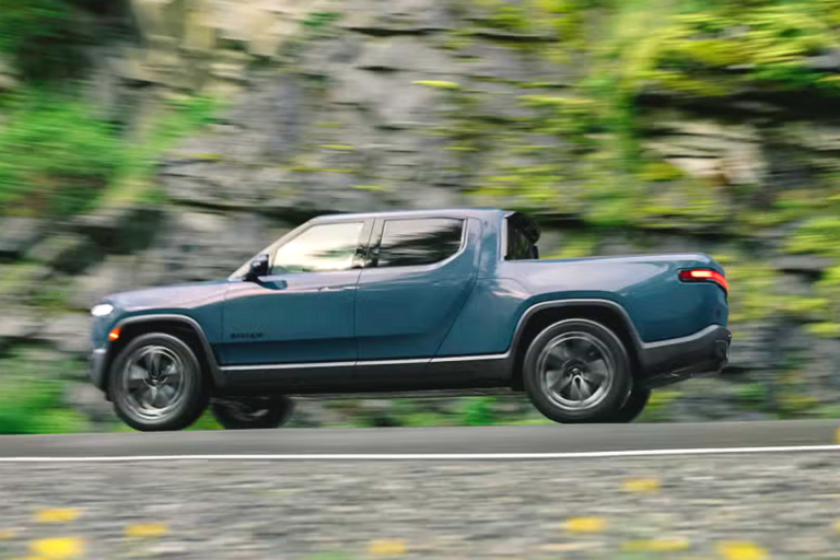 리비안 R1X 출시