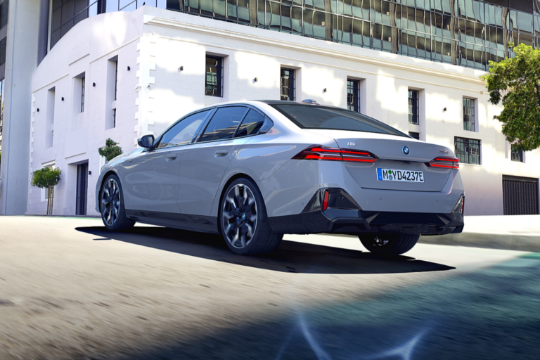 BMW i5 xDrive40 출시