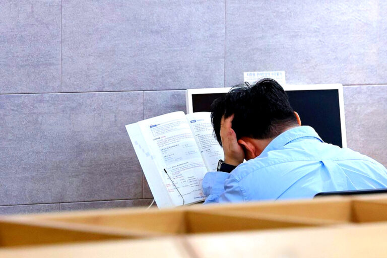 고립 은둔 청년