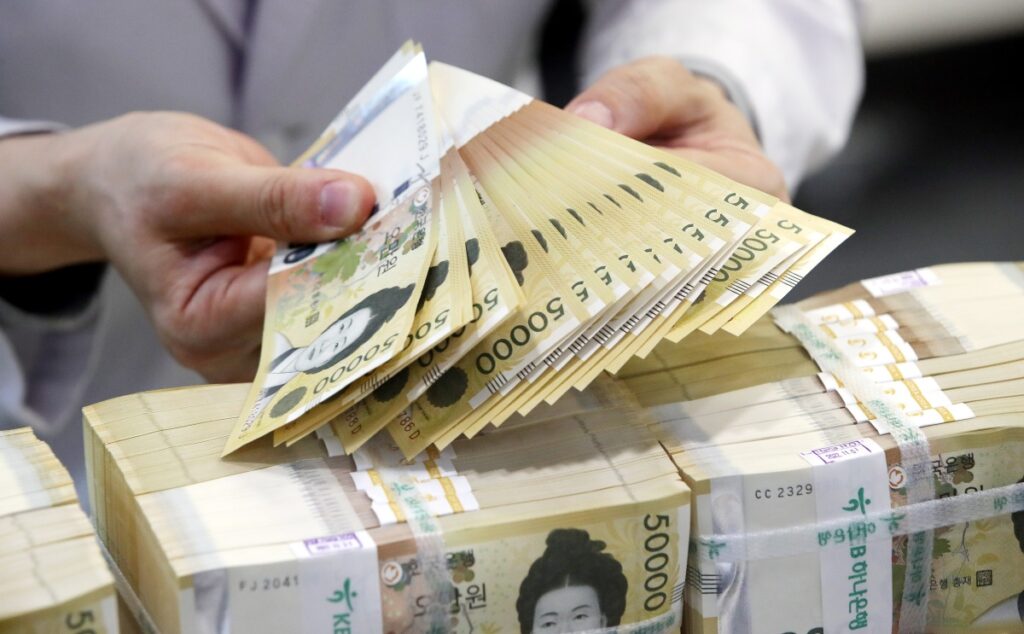 "제헌절 왜 안 쉬나요?" 여론 들썩이는데…이 대통령도 '깜짝' 발언 5 제헌절