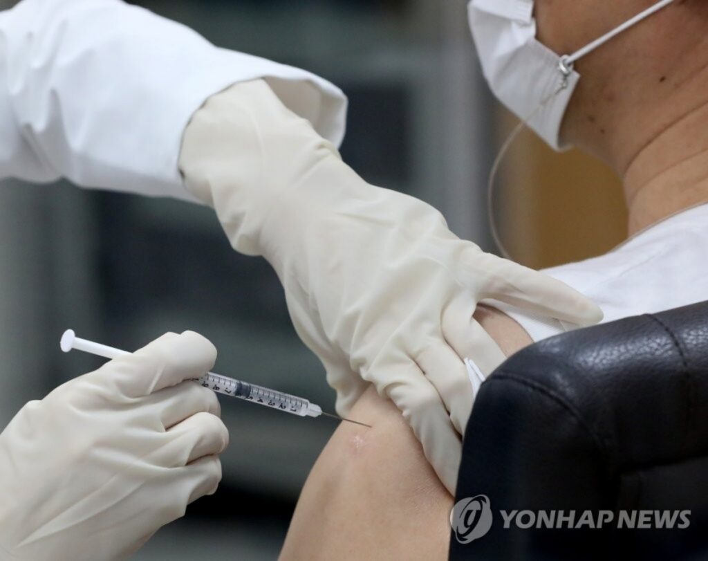 아무도 풀지 못한 '코로나 백신'의 비밀 "韓이 풀었다"... 전 세계 '들썩' 3 백신