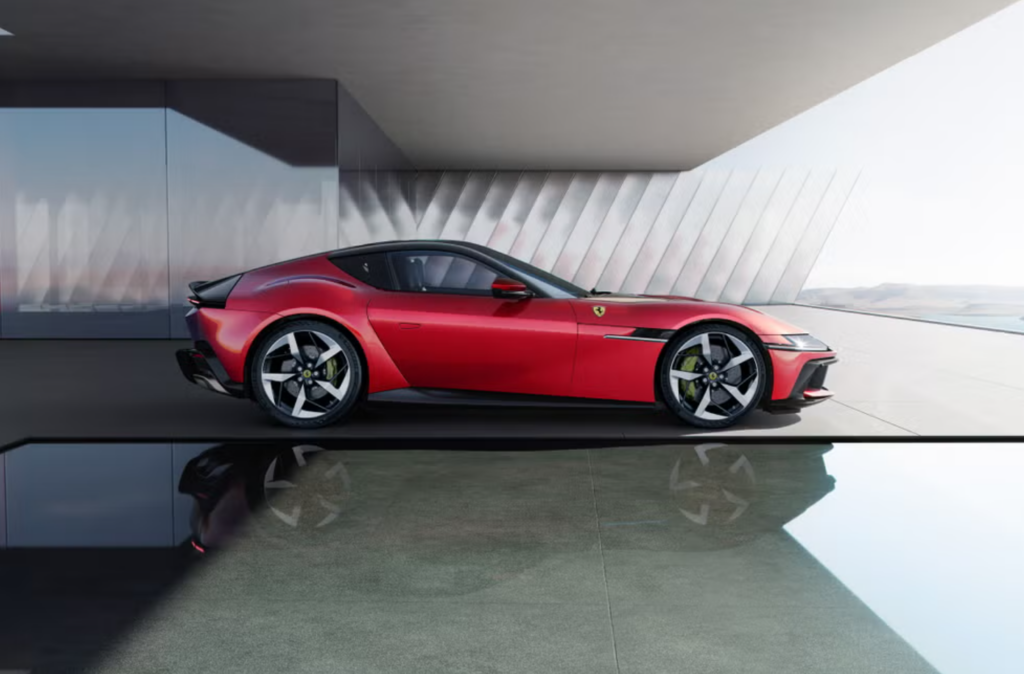 페라리 12칠린드리 2025 카 디자인 어워드 수상