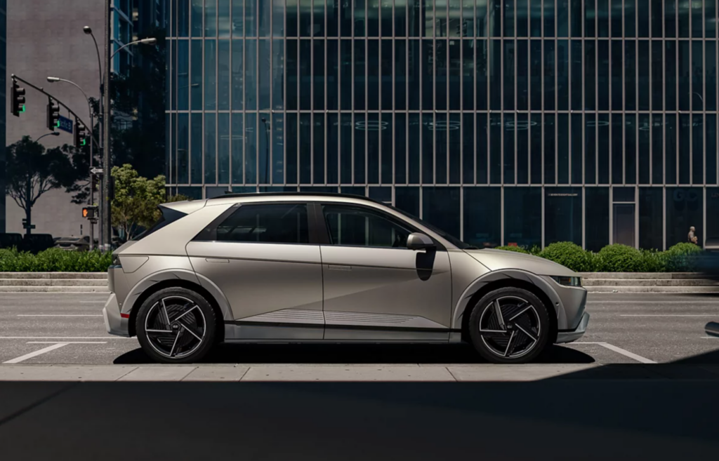 소형 SUV 비교 평가 아이오닉 5, 모델 Y 동점