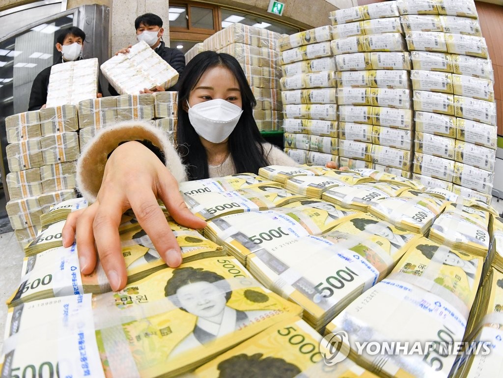 "60% 넘으면 안 돼"… 빨간불 켜진 국가 재정에 정부가 꺼낸 '카드' 통했나 7 재정 건전성