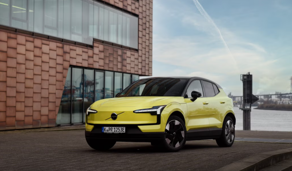 볼보 EX30 모스 옐로우 에디션 가격