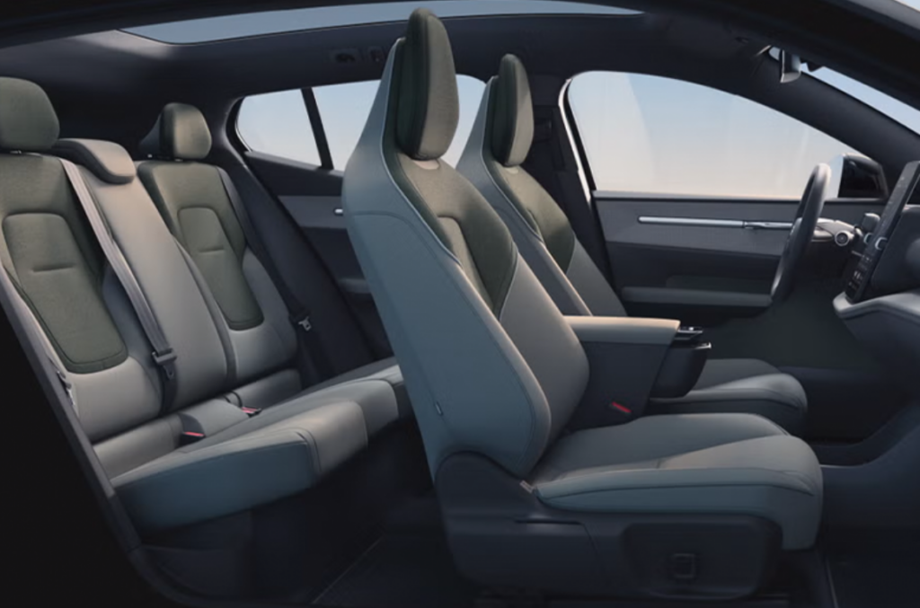 볼보 EX30 모스 옐로우 에디션 30대 한정 판매