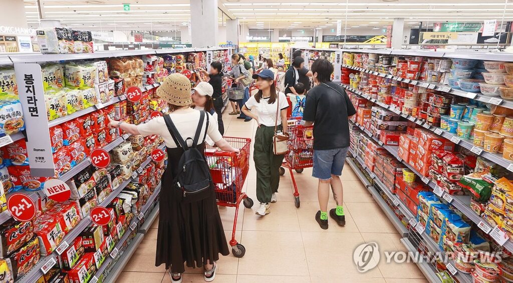 민생회복지원금 전국민 다 주면 "이렇게 된다?"...전문가들 의견 보니 3 소비자
