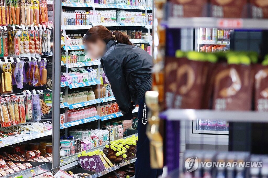 "한국에선 비싸게 팔수록 잘 팔린다"는 이제 끝...소비자 돌변에 확 달라진 업계 2 초저가