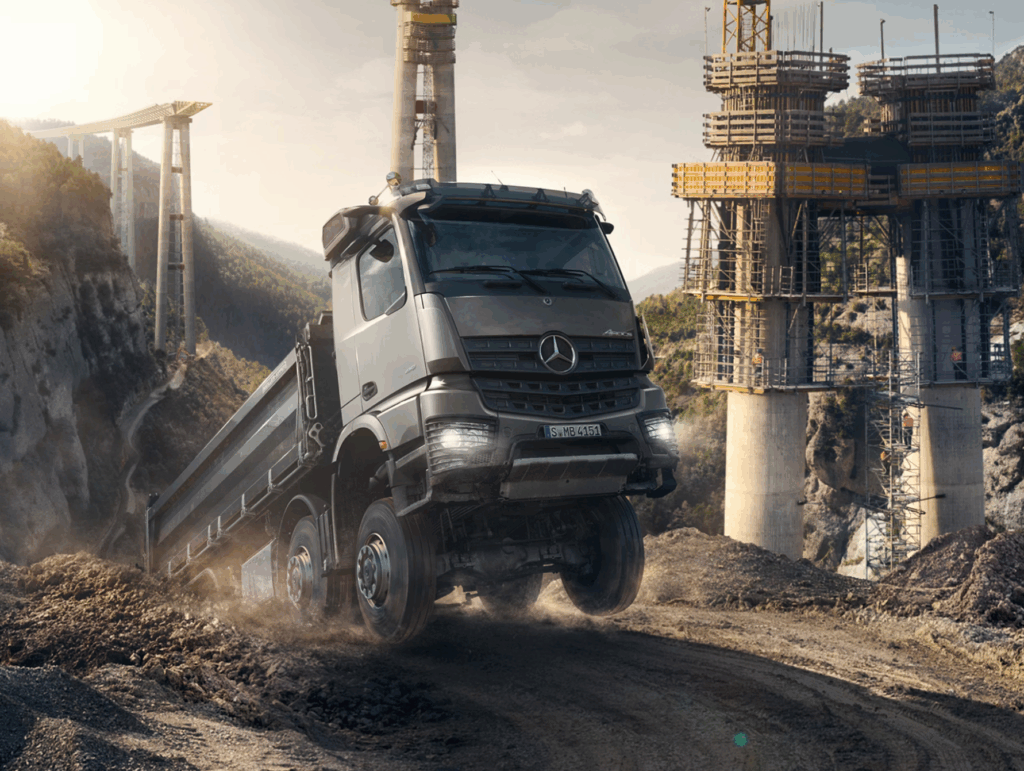 벤츠 아록스 4153L 10x4 출시