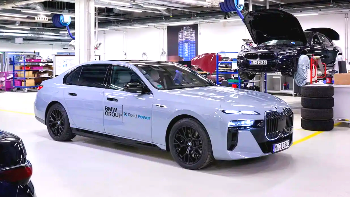 BMW i7, 전고체 배터리 테스트