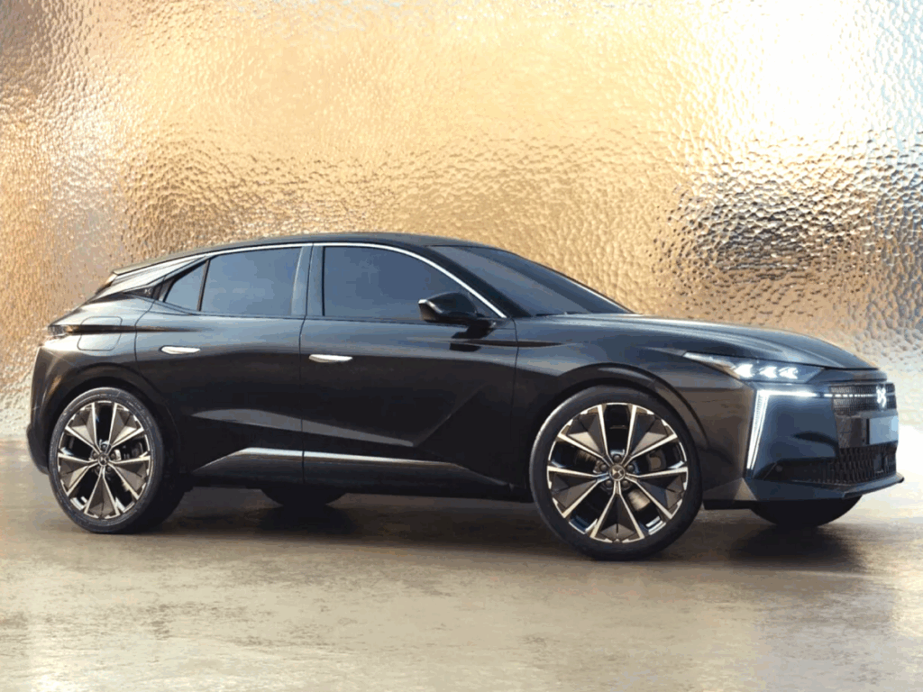 스텔란티스 DS N°4 공개