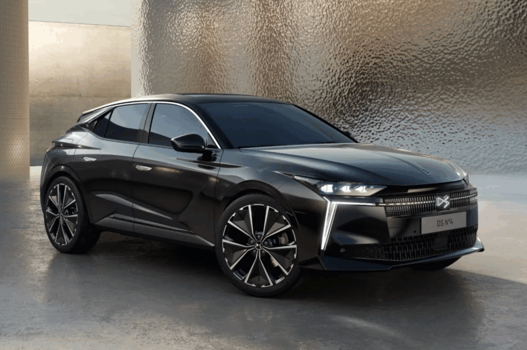 스텔란티스 DS N°4 디자인