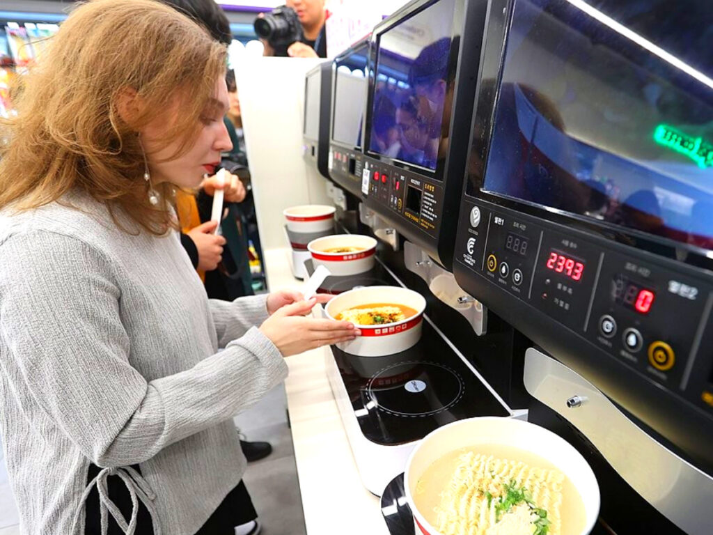 "한국산 불티나게 팔린다더니"… 17년 만에 '이 나라' 상륙한 롯데 1 K푸드