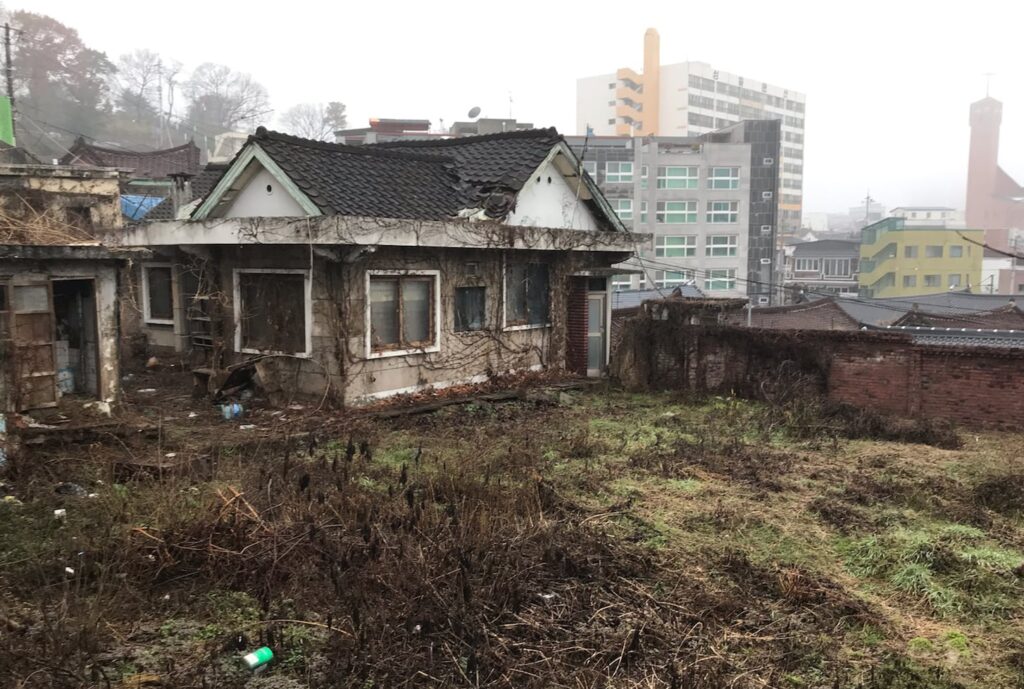 "귀신 나올 것 같아요" 민원 빗발치더니…마침내 '희망의 빛' 보인다는 곳 4 빈집