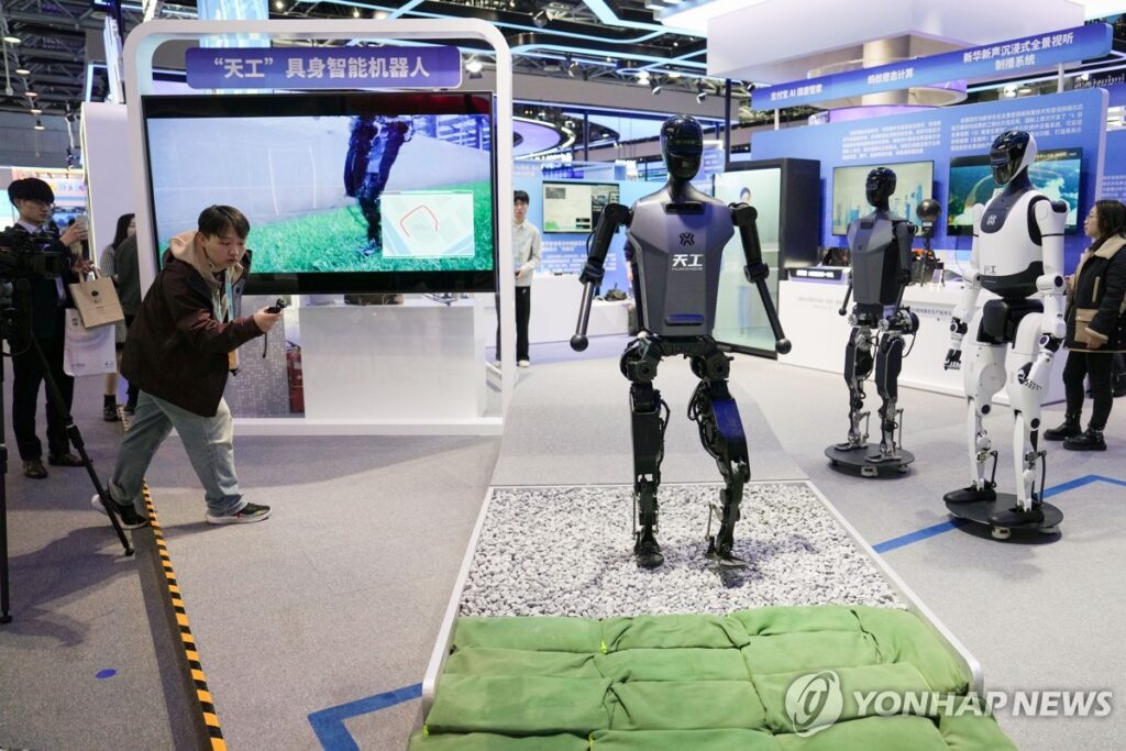 전 세계서 불붙더니 "진짜 사람 같네"… 테슬라 깜짝 공개에 '눈길' 4 테슬라