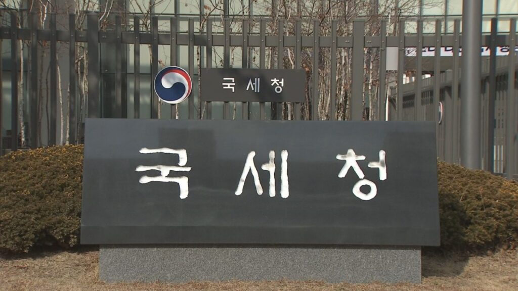 "가구당 110만 원씩 받을 수 있다"... 340만 가구에 찾아온 희소식 4 근로장려금