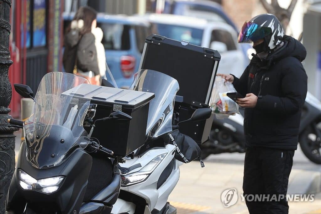 "메뉴 가격 1·2천 원 올라간 이유 있었다"...배달앱 조 단위 매출의 불편한 진실 2 공공배달앱 소비 쿠폰