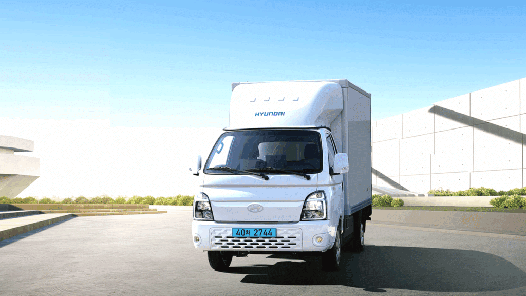 "경쟁 가능한 車가 없다더니"… 배터리까지 업그레이드해 더 대박이라는 전기트럭 1 현대차 2025 포터2 일렉트릭 특장차 가격