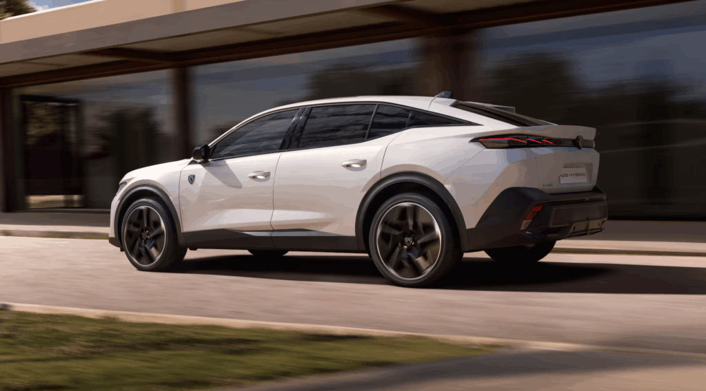 하이브리드인데 "절반은 전기로만"…국내 본격 상륙하는 신차 6 푸조 408 스마트 하이브리드 가격