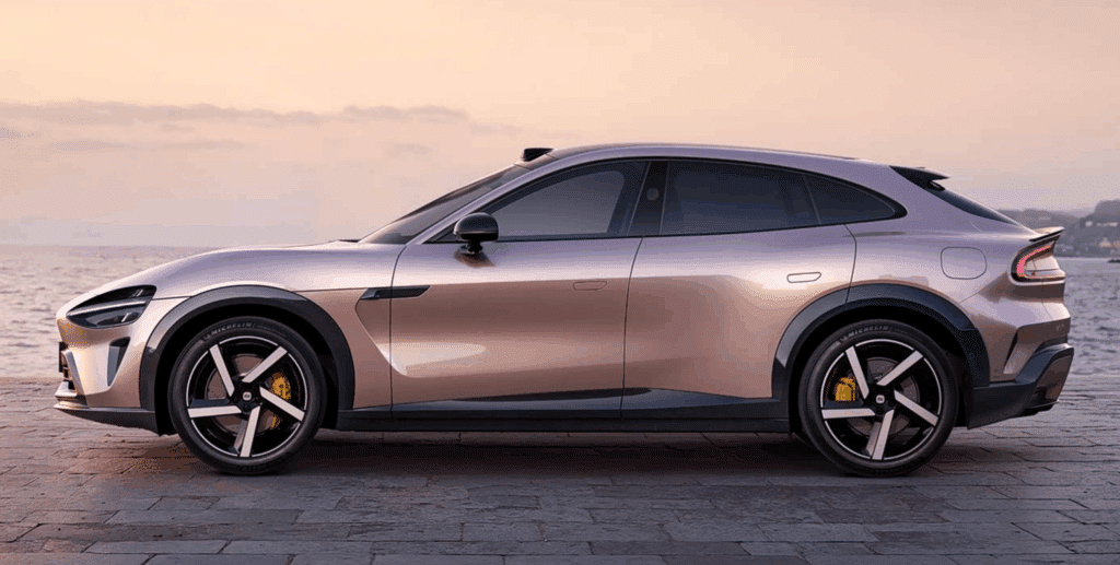 샤오미 YU7 20만 대 예약