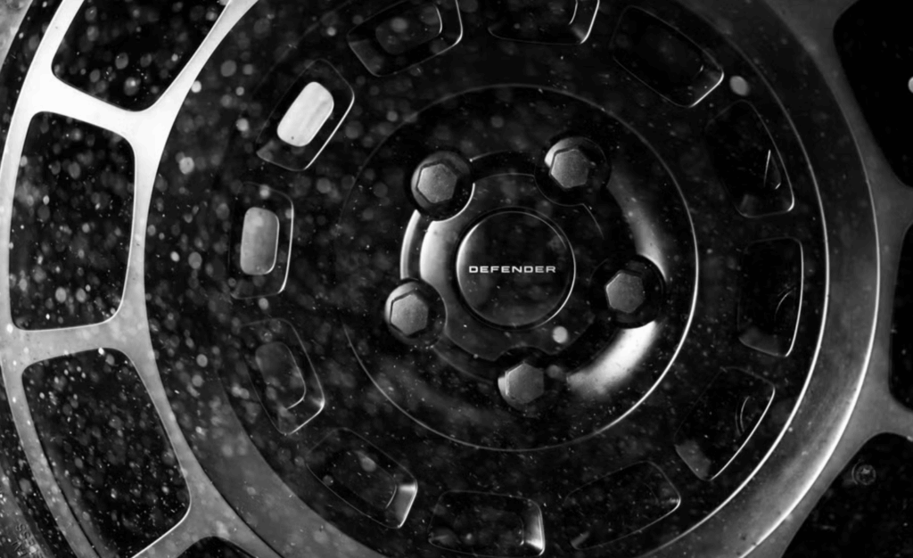 2026 랜드로버 디펜더 옥타 블랙 디자인