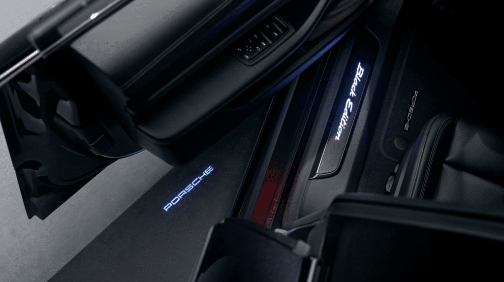 "여보, 차 바꿀 때가 됐어"...아빠들 심장 겨냥한 포르쉐, 드디어 '이 모델' 공개 5 포르쉐 타이칸 블랙 에디션 제원