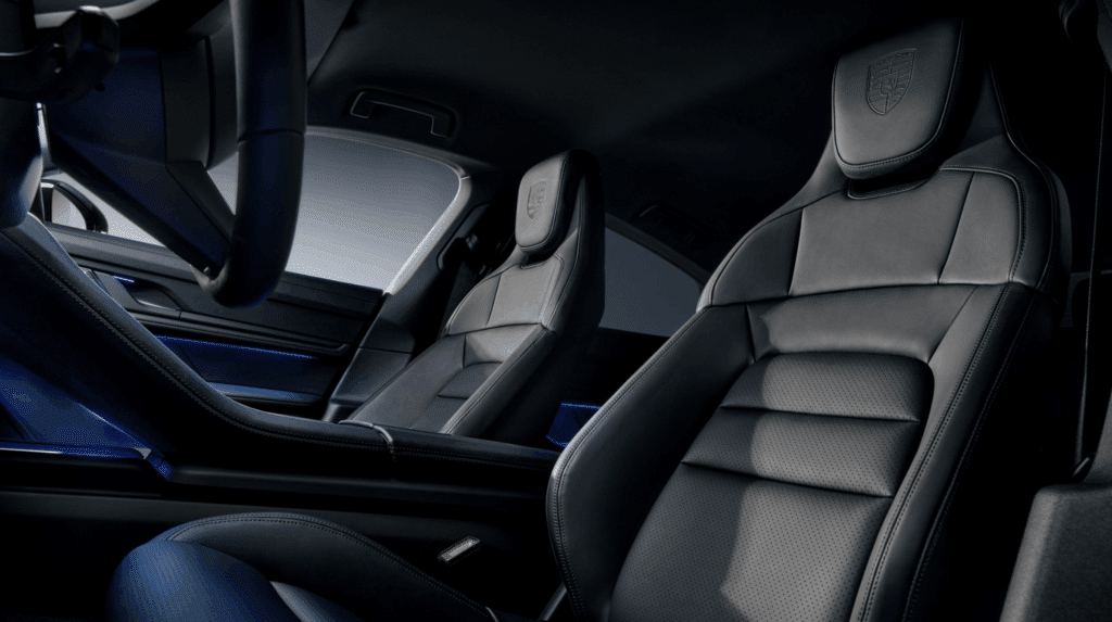 "여보, 차 바꿀 때가 됐어"...아빠들 심장 겨냥한 포르쉐, 드디어 '이 모델' 공개 4 포르쉐 타이칸 블랙 에디션 제원