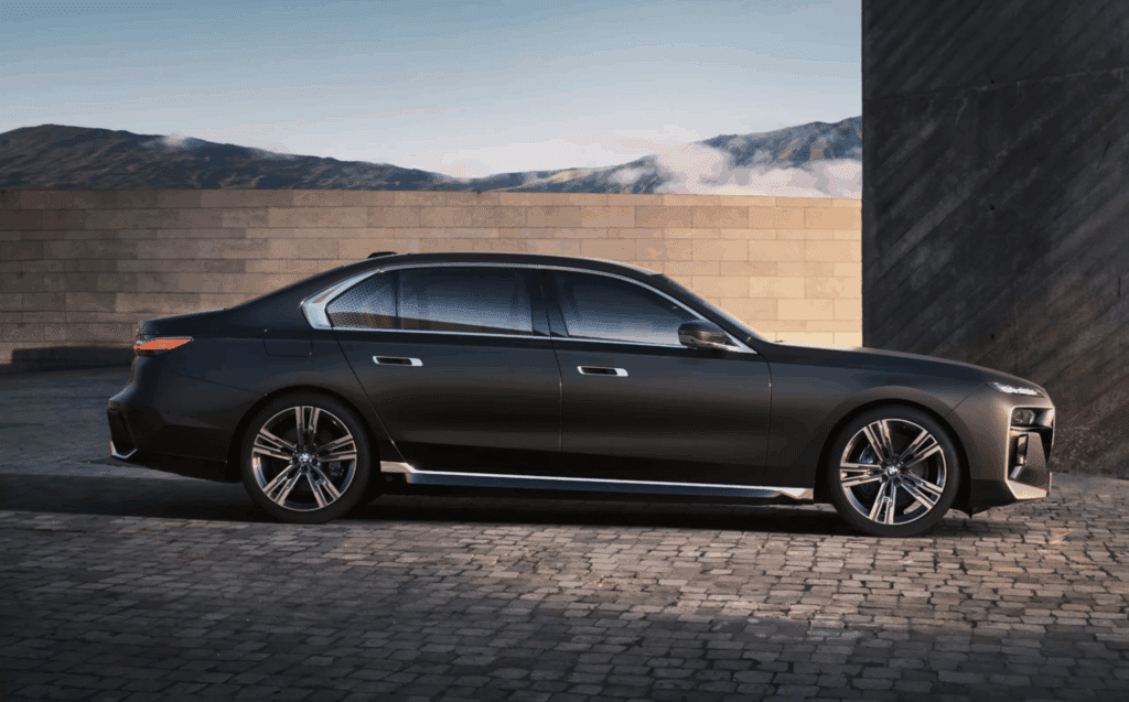 “이 정도 차이 날 줄이야…” 대형 세단 왕좌 바뀌었다, 1위 탈환 브랜드는 2 상반기 수입 대형 SUV 판매 1위 BMW 7시리즈