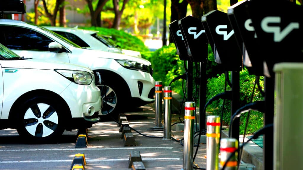 차값도 별로 안 내렸는데… “이젠 없어서 못 산다”는 소문, 왜 나왔나 1 전기차