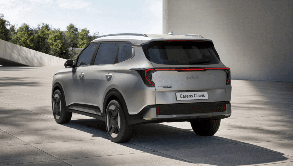 "7인승 전기차 시장 뒤흔든다"… 조용히 선보인 국산 전기차, 알고보니 '대박 스펙' 3 기아 카렌스 클라비스 EV 가격