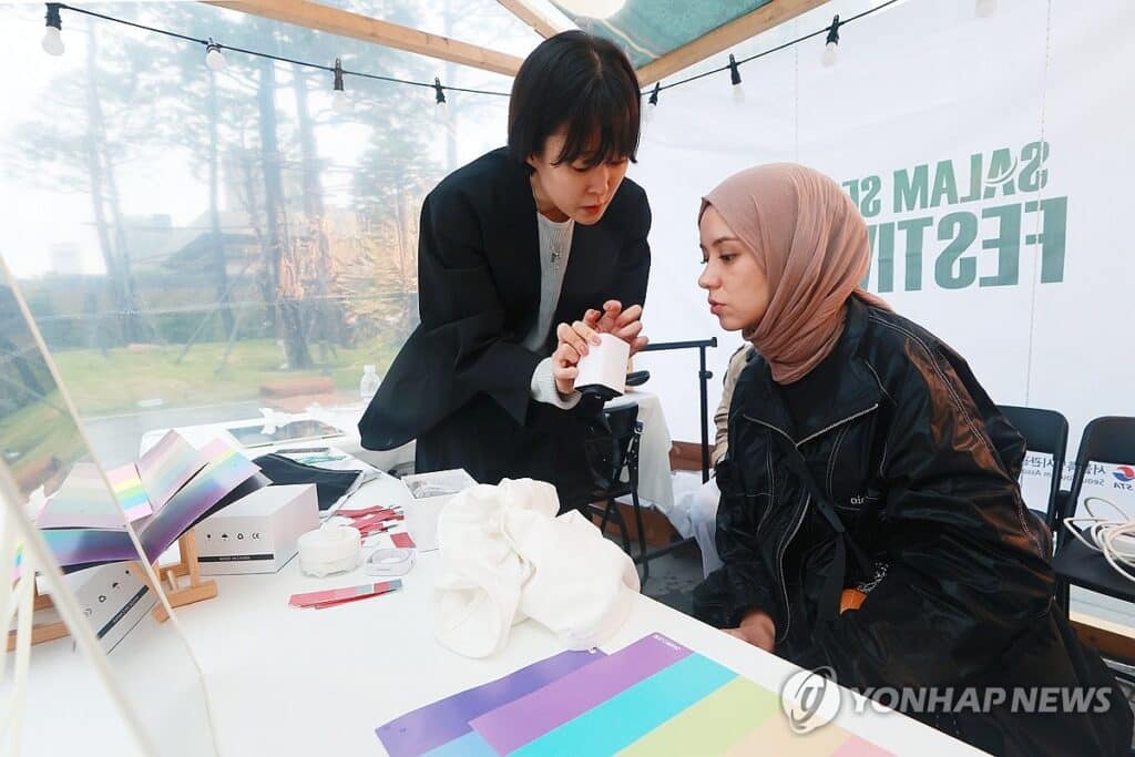 "요즘은 이게 대세?"…한국 관광 온 외국인들, '여기로' 우르르 몰렸다 4 외국인