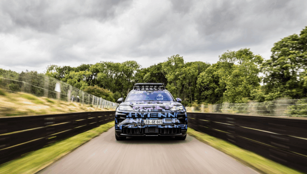 포르쉐 카이엔 일렉트릭 힐 클라임 챔피언십 SUV 부문 신기록 달성