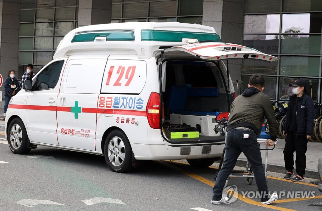 툭하면 사이렌 켜더니 "더는 못 참는다"… 칼 빼든 정부에 운전자들 '활짝' 3 구급차