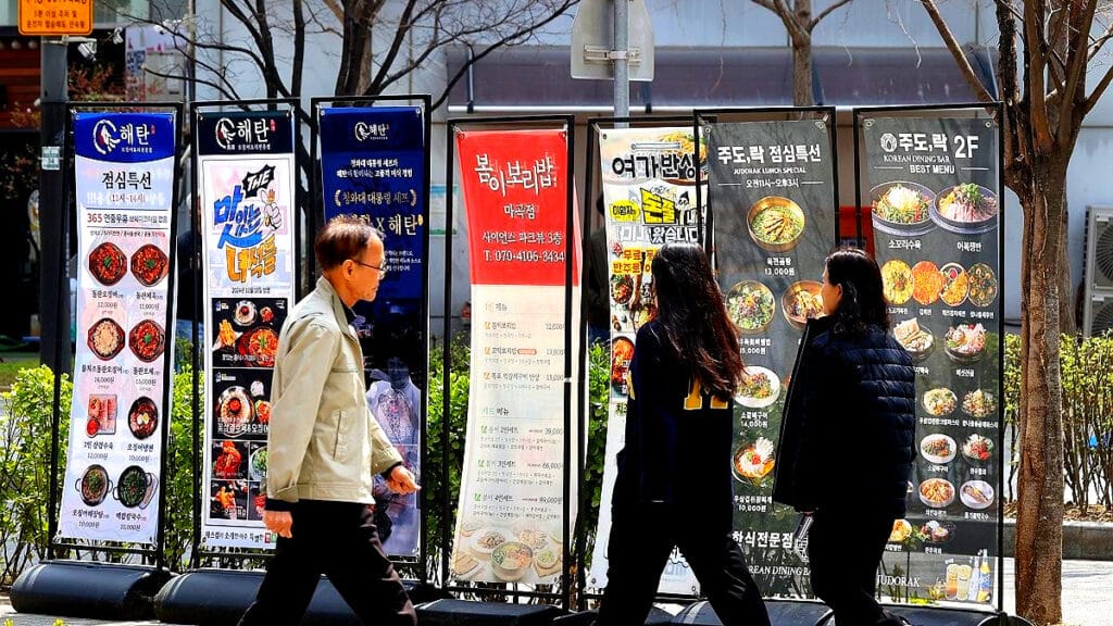 점심시간마다 줄 섰는데 "이젠 못 먹을지도 모른다고?"... 서민들 '발칵' 1 한식