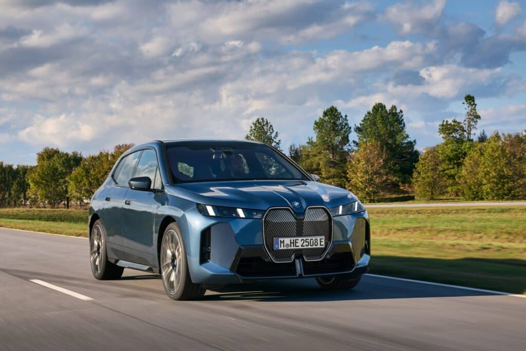 "고급스럽다는 말 밖에 안 나오네"... 성능 대폭 업그레이드된 신형, 이 정도일 줄이야 2 더 뉴 BMW iX 가격