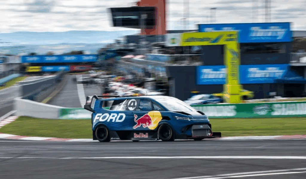 포드 슈퍼밴 4.2 뉘르부르크링 랩타임