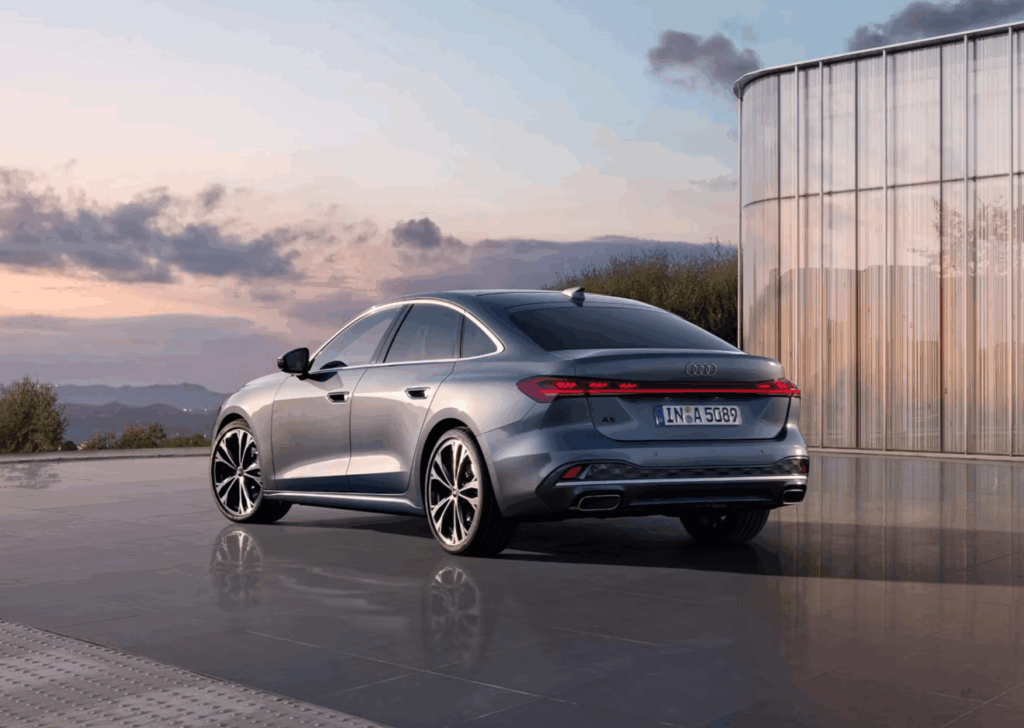 더 뉴 아우디 A5 8월의 차 선정