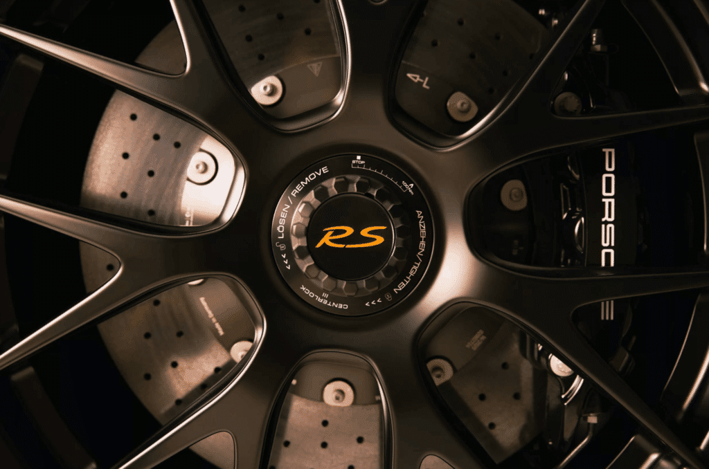 포르쉐 카이맨 GT4 RS 한정판 모델 성능