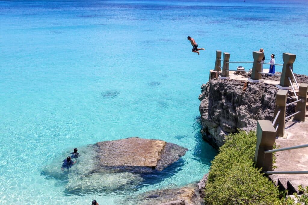 "다시는 안 갑니다" 한국인들 대탈출… 신혼여행 성지였던 '이곳', 대체 무슨 일이? 2 한국인