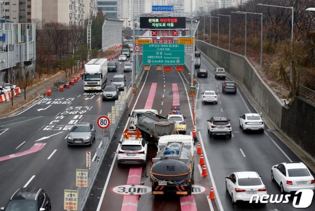 "이거 계획한 사람 나와라"… 새벽 6시 출근길마저 '아수라장', 결국 '분노 폭발' 3 서부간선도로