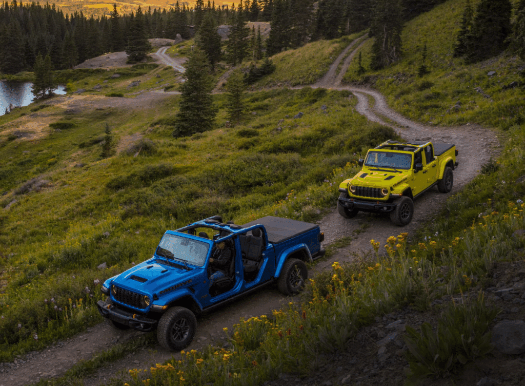 지프 전동화 전략 수정