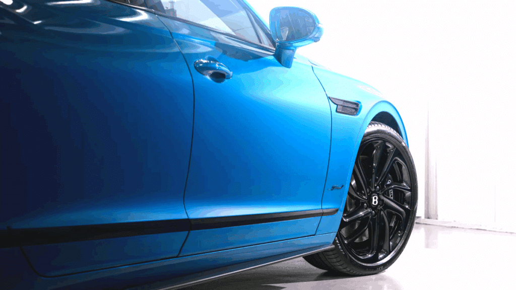 "회장님들 지갑 열린다"…'9천만 원 짜리 옵션', 부자들 '눈독' 들이는 이유 1 벤틀리 옴브레 페인팅 적용 확대