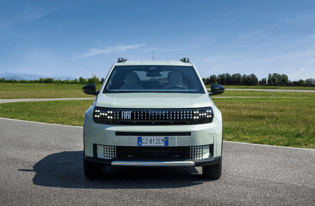 "캐스퍼, 이제 어쩌나"...도로 위 시선 '강탈', 신형 SUV 등장 2 스텔란티스 피아트 그란데 판다 패트롤 제원